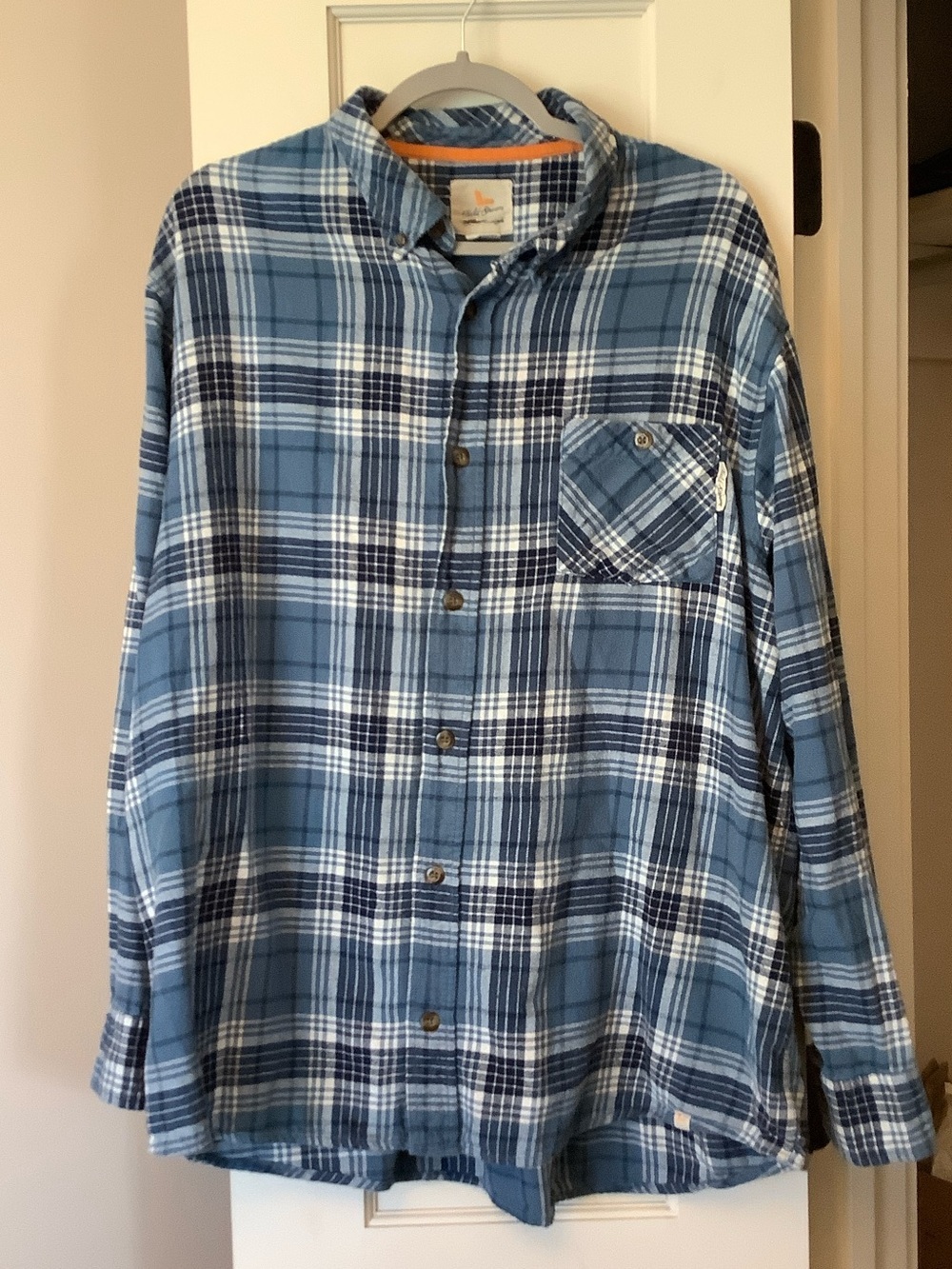 Field & Stream Blue Plaid Men's Button-Down Shirt